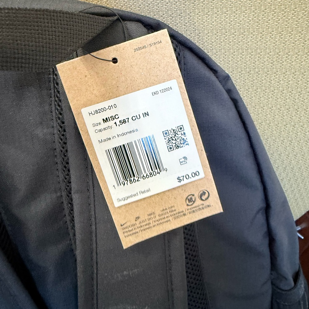 NWT Nike Backpack. Bought for school son chose another option. - Picture 3 of 6